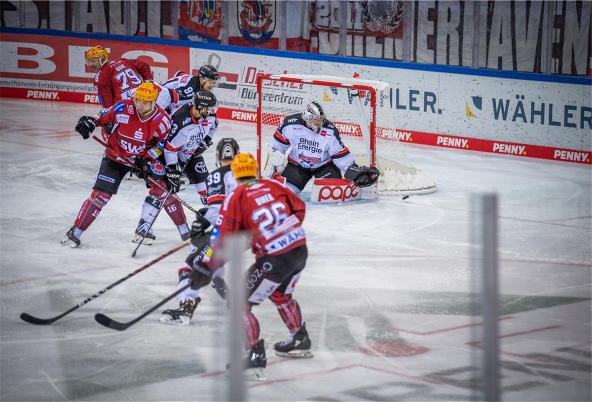 Die Pinguins wollen gegen Köln Revanche nehmen für die 2:3-Niederlage nach Penaltyschießen im Hinspiel.