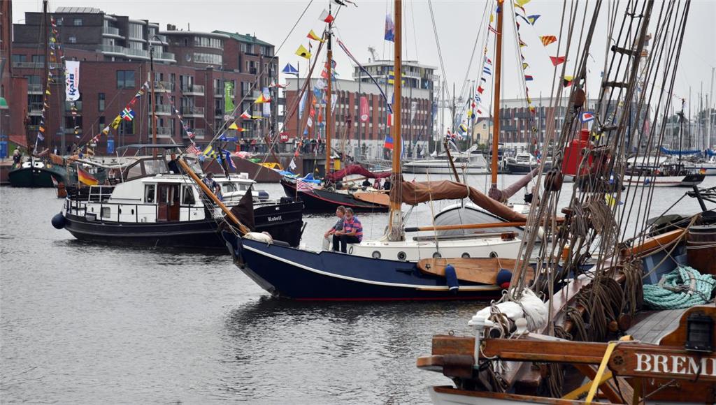 Die Plattbodenschiffe kommen nach Bremerhaven. Foto: Scheschonka