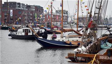 Die Plattbodenschiffe kommen nach Bremerhaven. Foto: Scheschonka