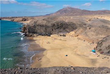 Zum Themendienst-Bericht von Andreas Drouve vom 9. Februar 2021: Badespaß: Die Playa de la Cera ist ein kleiner, aber umso schönerer Strand.