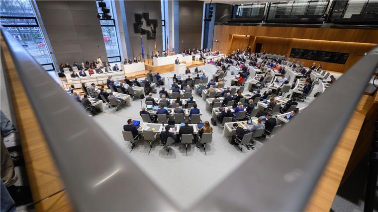Die Politik steckt in einer Vertrauenskrise. Bei einer Befragung kommt die niedersächsische Landesregierung aber noch ganz gut weg. (Archivbild)