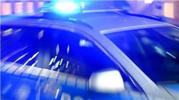 Die Polizei beschlagnahmte Messer und Schlagschutzhandschuhe. (Symbolfoto)