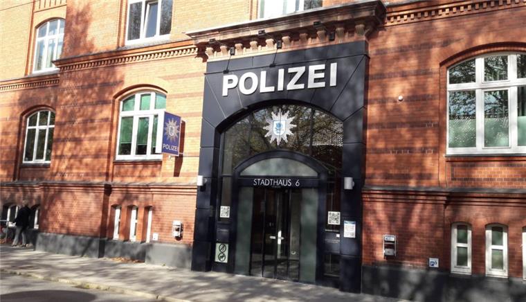 Die Polizei bittet Autofahrer in Bremerhaven um Rücksicht auf Kinder.