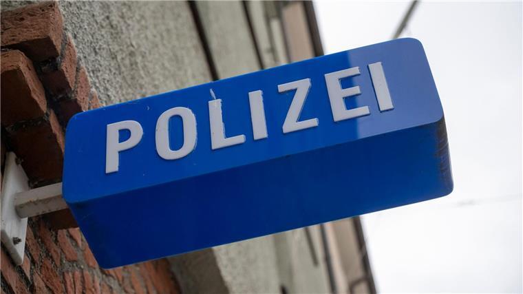 Die Polizei bittet um Mithilfe bei der Suche nach der 18-Jährigen und ihrem Kind. (Symbolbild)