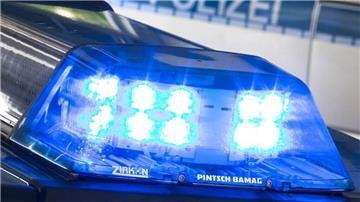 Das Blaulicht eines Polizeifahrzeugs. Die Polizei Bremerhaven ist am Dienstagmorgen, 11. März, zu einer Ruhestörung gerufen worden.