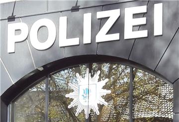 Die Polizei Bremerhaven sucht Augenzeugen des Handy-Diebstahls in der Goethestraße.
