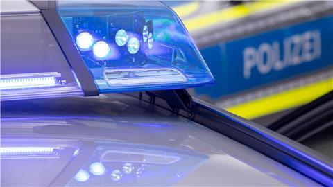 Die Polizei Cuxhaven hat die Ermittlungen zum Schusswaffengebrauch übernommen. (Symbolbild)