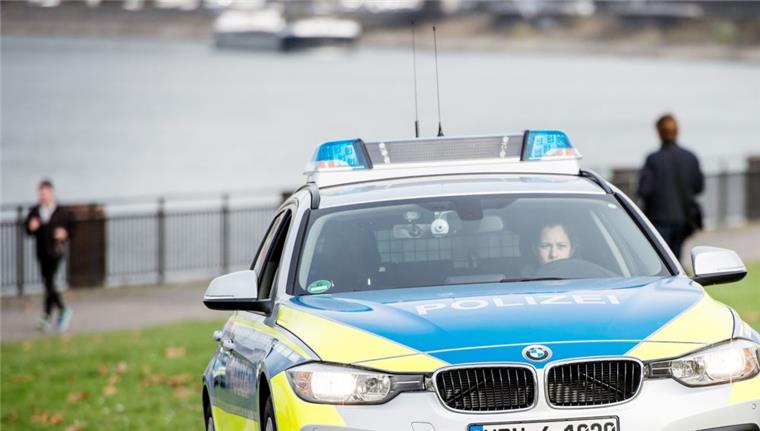 Die Polizei dankt den Ersthelfern für den schnellen und wichtigen Einsatz bei dem Unfall eines Motorradfahrers.