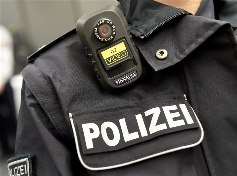 Polizeieinsätze mal anders: Die kuriosesten Fälle aus 2016 Die Polizei, dein Freund und Helfer: Auf so manchen Einsatz trifft das auch im Jahr 2016 zu.
