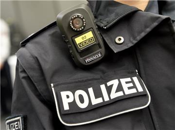 Die Polizei, dein Freund und Helfer: Auf so manchen Einsatz trifft das auch im Jahr 2016 zu. 