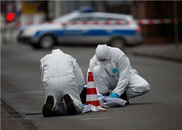 Die Polizei fahndet nach dem Mord vor einer Grundschule in Visselhövede weiterhin nach den Tätern. 
