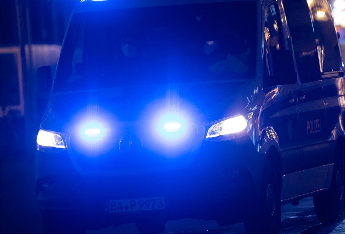 Die Polizei hat einen betrunkenen Lkw-Fahrer bei Loxstedt erwischt.