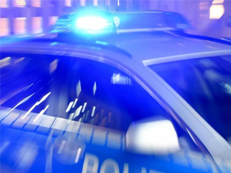 Brake: Polizei nimmt betrunkenen Ladendieb fest Die Polizei hat in Brake einen betrunkenen Ladendieb festgenommen.