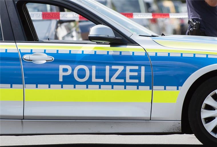 Bremer Polizei nimmt nach Messerstichen mutmaßliche Täter fest Die Polizei hat in Bremen einen mutmaßlichen Messerstecher festgenommen.