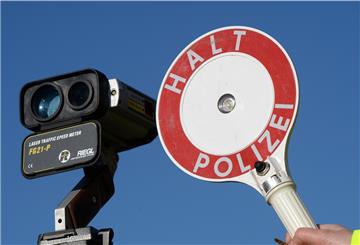 Die Polizei hat in Bremerhaven einen Raser erwischt.