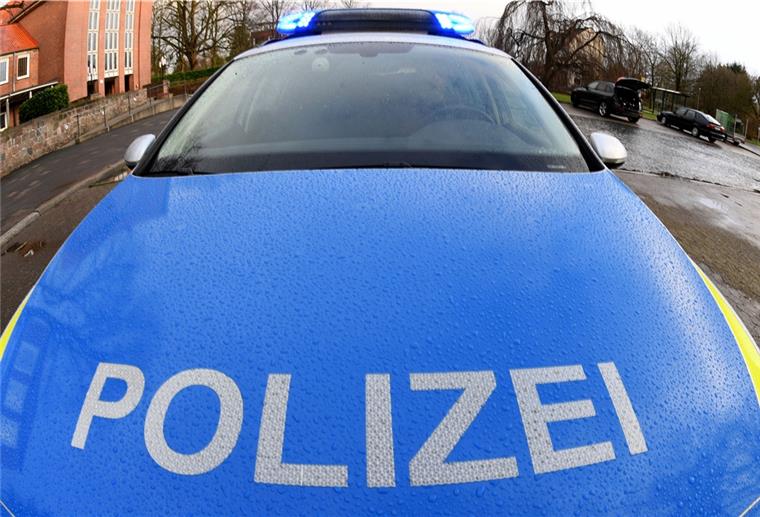 Die Polizei hat in Bremerhaven-Wulsdorf zwei Einbrecher geschnappt.