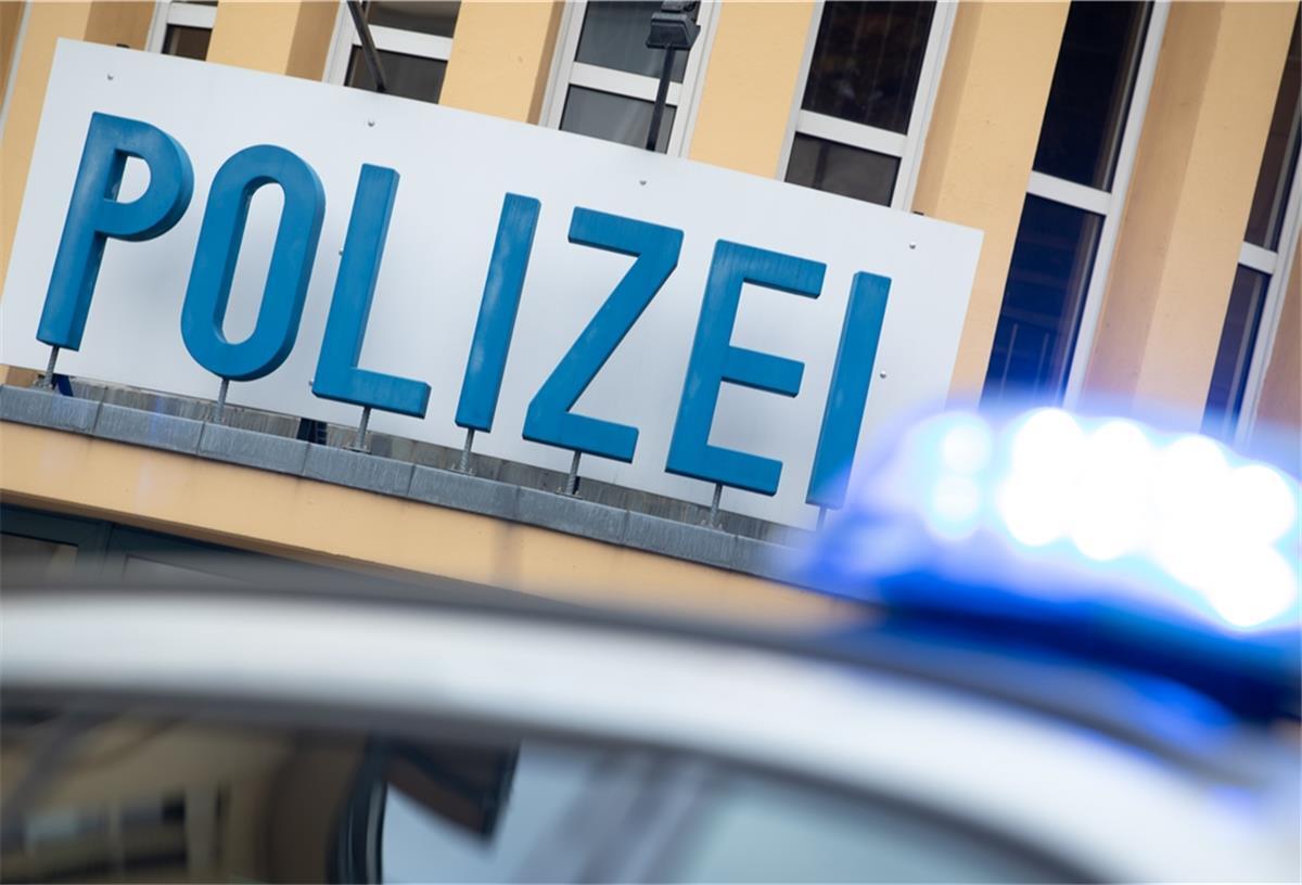 Polizei erwischt Kupferkabel-Diebe auf Bahnanlage Die Polizei hat in Geestemünde zwei Männer festgenommen.
