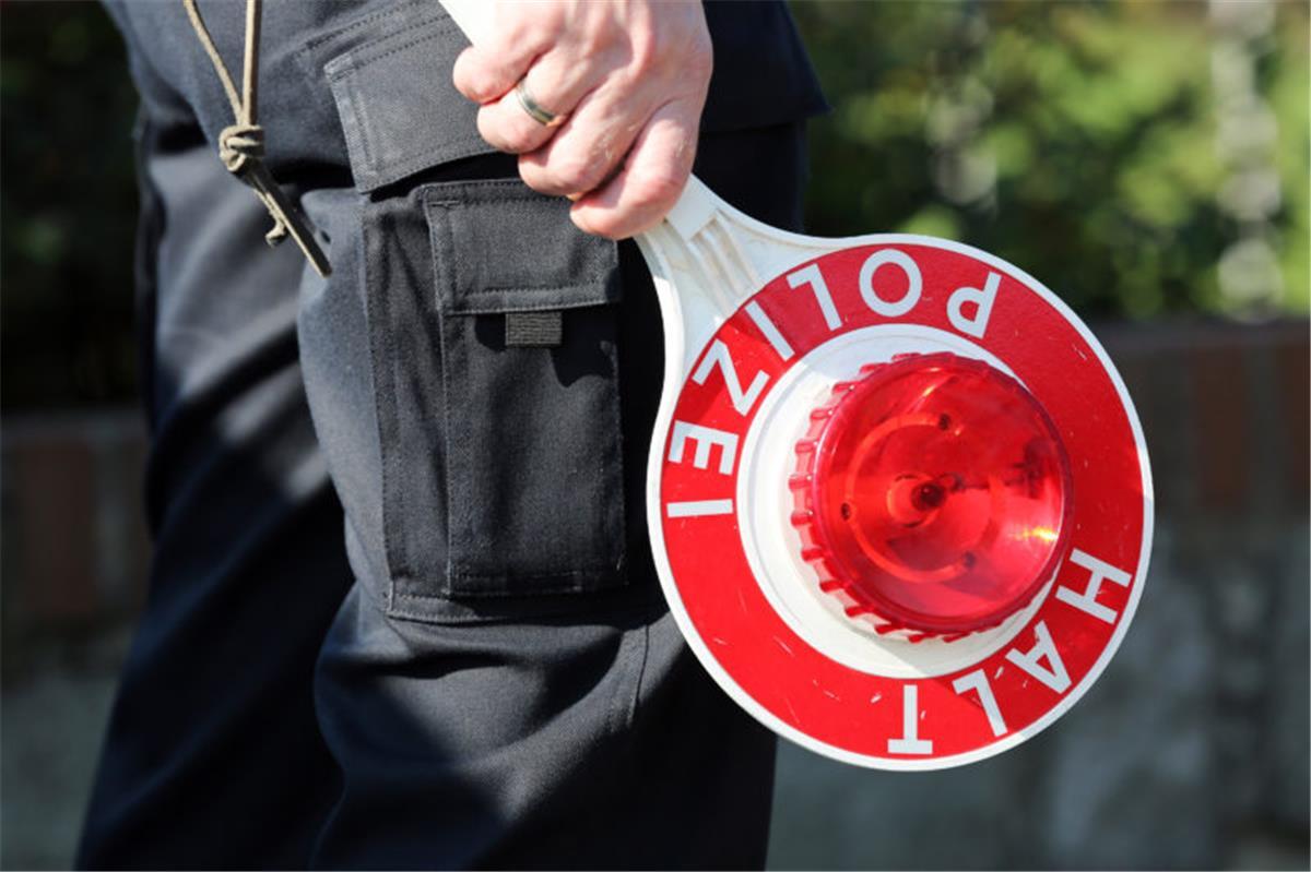 Die Polizei hat in Langen einen betrunkenen Autofahrer kontrolliert. 