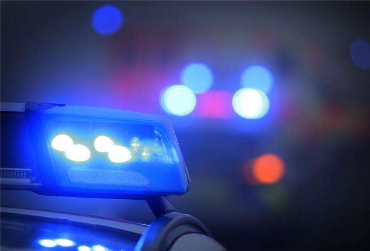Sattelzug steckt fest - Zwei Stunden Vollsperrung auf der A27 Die Polizei hatte trotz der schwierigen Witterungsbedingungen nur wenige Unfälle notiert.