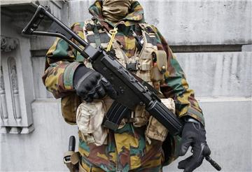 Die Polizei in Belgien hat vergangene Nacht in einem Anti-Terror-Einsatz in 16 Gemeinden Häuser und Garagen durchsucht.