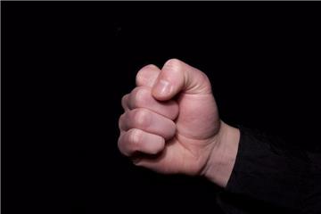 Die Polizei in Bremen hofft auf Zeugen, die einen brutalen Gaststätten-Überall beobachtet haben. 