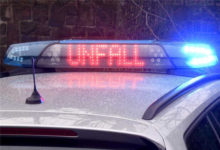 Schwerer Unfall im Kreis Cuxhaven: Motorradfahrer prallt gegen Uferböschung Die Polizei ist am Donnerstag zu einem schweren Unfall im Kreis Cuxhaven gerufen worden.