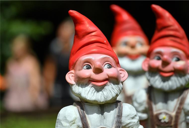 Polizei rätselt: Wo gehört ausgesetzter Gartenzwerg hin? Die Polizei ist auf der Suche nach dem Besitzer eines Gartenzwergs.