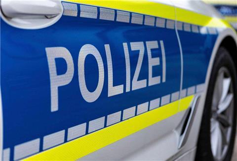 Die Polizei konnte den gestohlenen Wagen anhand von GPS-Daten schnell finden. Sie hofft nun auf Hinweise von Zeugen zu dem Täter oder den Tätern.
