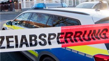 Die Polizei muss den Bereich um die gefundene Granate in Bremen absperren.