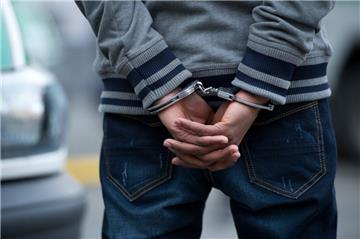 Die Polizei muss vor einem Lokal in Bremerhaven-Mitte einschreiten.