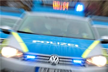 Die Polizei Rotenburg ermittelt nach dem Diebstahl eines Zigarettenautomaten gegen drei junge Männer.