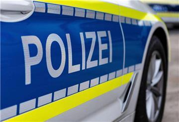 Die Polizei Sittensen sucht nach einem unbekannten Fahrer eines grauen Pkws. 