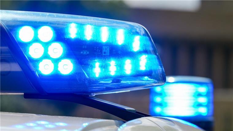 Die Polizei steht vor einem Rätsel, warum es Unbekannte wiederholt auf das Wohnhaus im Kreis Diepholz abgesehen haben. (Symbolbild)