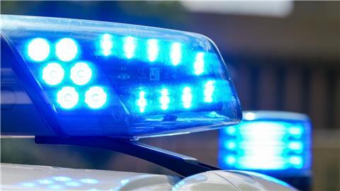 Die Polizei steht vor einem Rätsel, warum es Unbekannte wiederholt auf das Wohnhaus im Kreis Diepholz abgesehen haben. (Symbolbild)