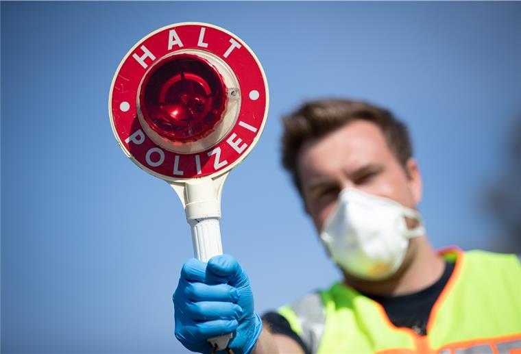 Die Polizei stoppte den Wagen mit den gefälschten Zulassungsstempeln auf der Kirchenstraße in Brake.