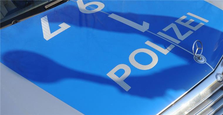Die Polizei sucht nach den Passanten, die den Überfall in der Gnesener Straße beobachtet haben. 