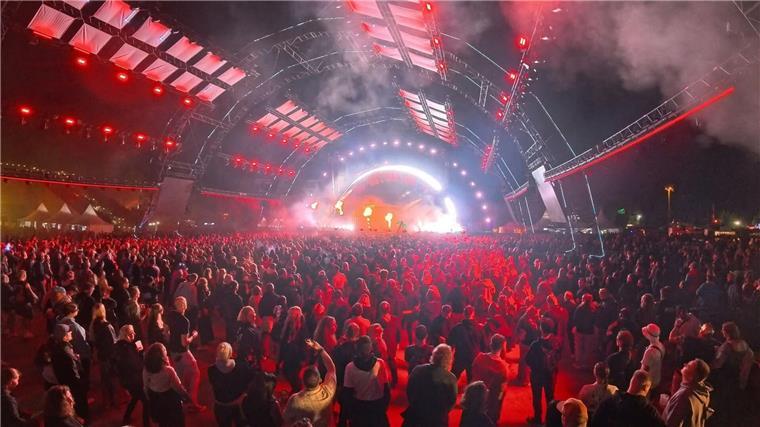 60.000 raven friedlich beim Nature One Die Polizei und das DRK sprachen von einem friedlichen Festival.
