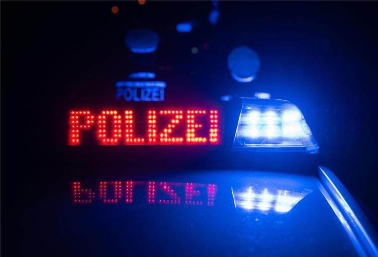 Buttersäure-Attacke auf Wremer Pflegeheim?! Zwei Mitarbeiter verletzt Die Polizei und Feuerwehr erhielten einen Anruf von Pflegeheim-Mitarbeiterinnen, die im Gebäude eine unbekannte, übel riechende Flüssigkeit fanden.