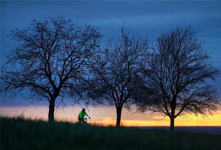 Sicher im Dunkeln: Polizei kontrolliert Fahrräder auf Schulwegen im Landkreis Radfahrer