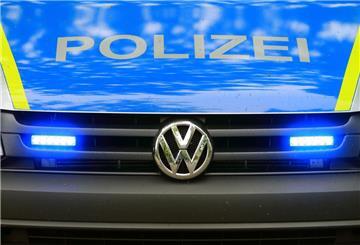 Die Polizei Zeven sucht einen älteren Autofahrer wegen Unfallflucht.