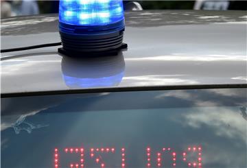 Die Polizei zog den Jugendlichen am Steuer des Transporters aus dem Verkehr.