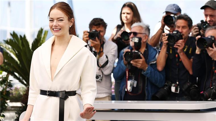 Die Premiere des Films fand beim Filmfest in Cannes statt, wo Emma Stone für die Fotografen posierte.