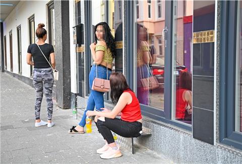Die Prostituierten in der Lessingstraße gehen trotz Verbots offenbar weiter anschaffen.