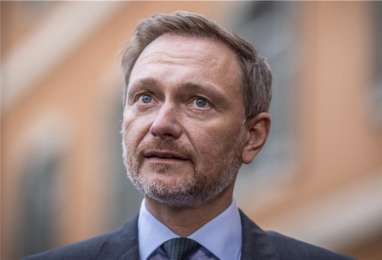 Die Regierungskoalition ringt um Entlastungen bei Energiepreisen. FDP-Chef Lindner prescht mit der Idee eines Tank-Zuschusses vor.