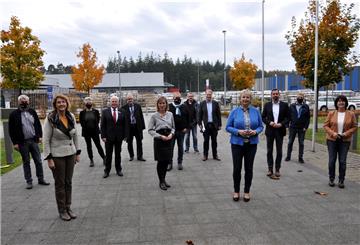 Die Region steht hinter Premium Aerotec. Am Dienstag haben sich erneut Politiker aus Bundestag, Landtag sowie von den Kommunen getroffen, um ihre Solidarität mit den Mitarbeitern von Premium Aerotec zu bekunden. 