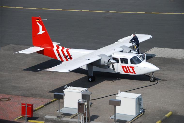 Sonntag hebt der letzte Helgoland-Flieger ab Die rot-weißen Insel-Hopper heben am Sonntag zum letzten Mal vom Regionalflugplatz Luneort ab. Foto bel