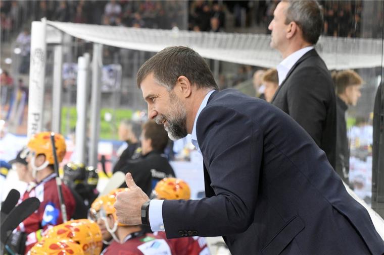 Die Pinguins verzweifeln an Nürnbergs Torhüter Treutle Die Rückkehr an die alte Wirkungsstätte hätte sich Martin Jiranek ergebnistechnisch anders vorgestellt. Aber immerhin wurde der Assistenztrainer der Pinguins von den Nürnberger Fans gefeiert.