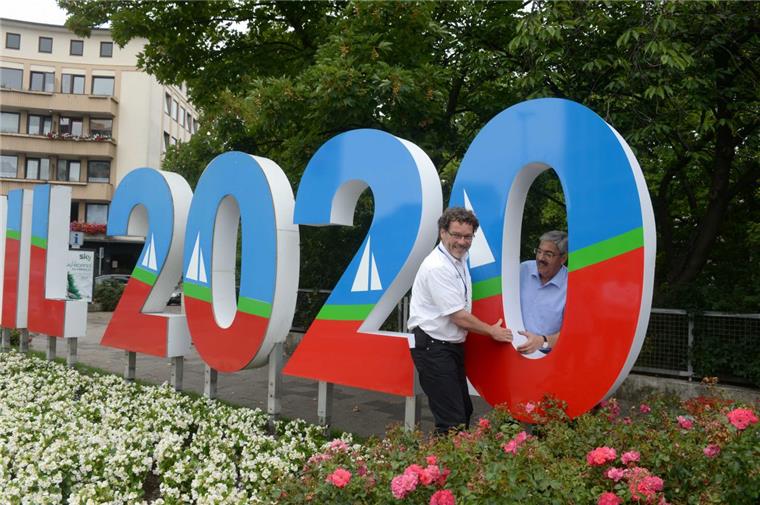 Vertrag aufgelöst: Geschäftsführer Kiesbye verlässt Erlebnis Bremerhaven Die Sail 2020 wird Raymond Kiesbye (links) nicht mehr als Tourismuschef von Bremerhaven erleben. Der Magistrat – im Bild Oberbürgermeister Melf Grantz – hat den Vertrag mit ihm aufgelöst.