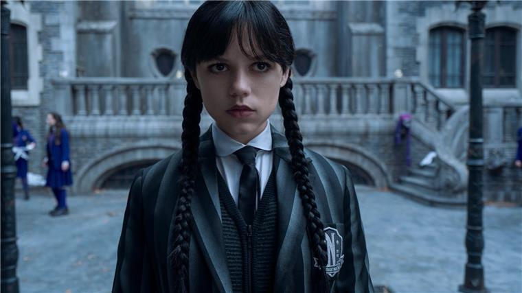 Szene aus „Wednesday“ (Jenna Ortega)