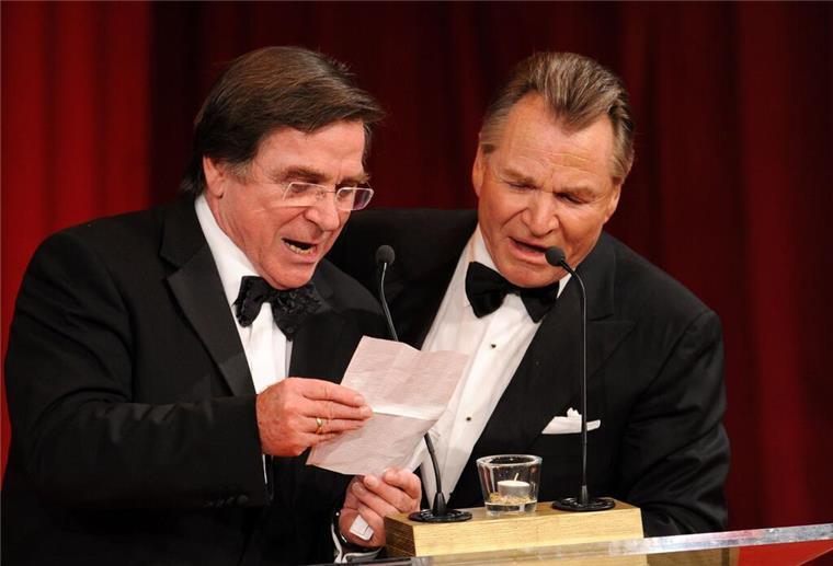 Schauspieler Elmar Wepper gestorben Die Schauspieler-Brüder Elmar (l) und Fritz Wepper 2009 im Hotel Bayerischer Hof.